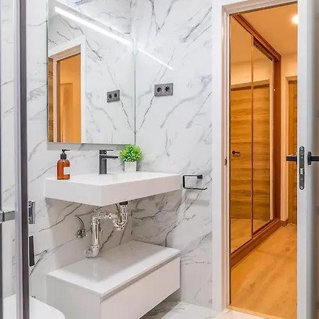 Apartamento Reformado Y Tranquilo Junto A Gran Via Madrid Exterior photo